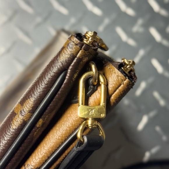 Louis Vuitton Reverse Monogram Giant Double Zip Pochette - Picture 10 of 10